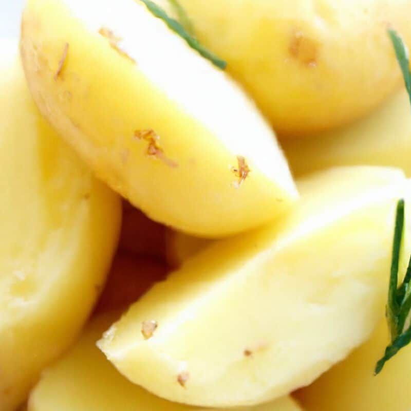Saftige, frische Kartoffeln zum Kochen und Zubereiten. Perfekt für verschiedene Rezepte und ein essentieller Bestandteil jeder Küche. Highlight für leckere Gerichte und Beilagen.